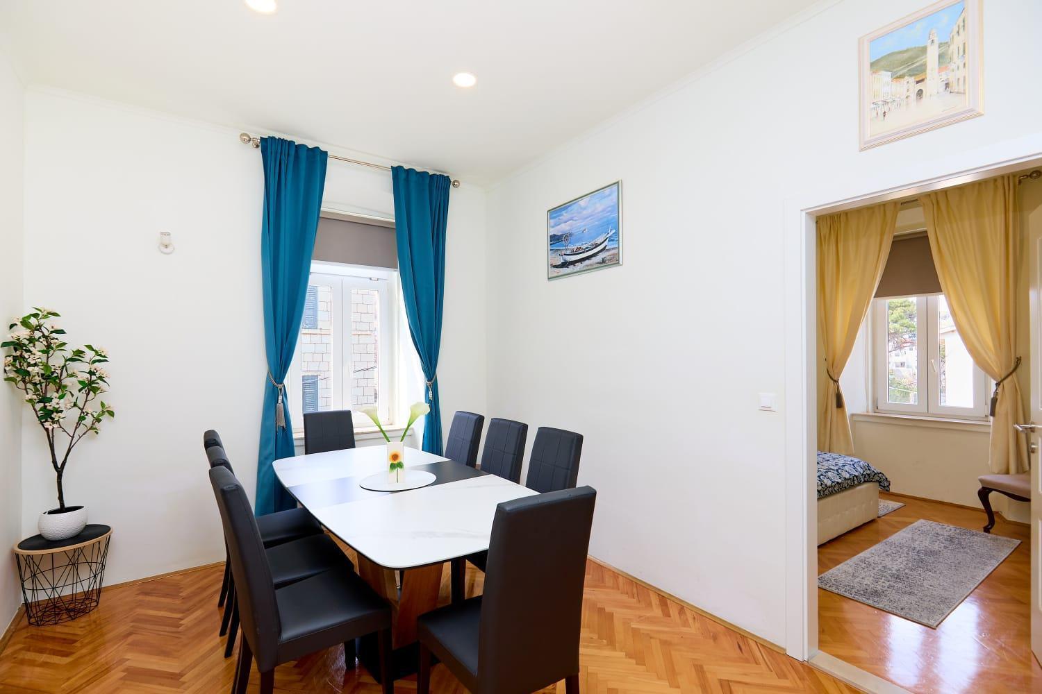 Spacious 4 Bedroom Dubrovnik Apartment ภายนอก รูปภาพ